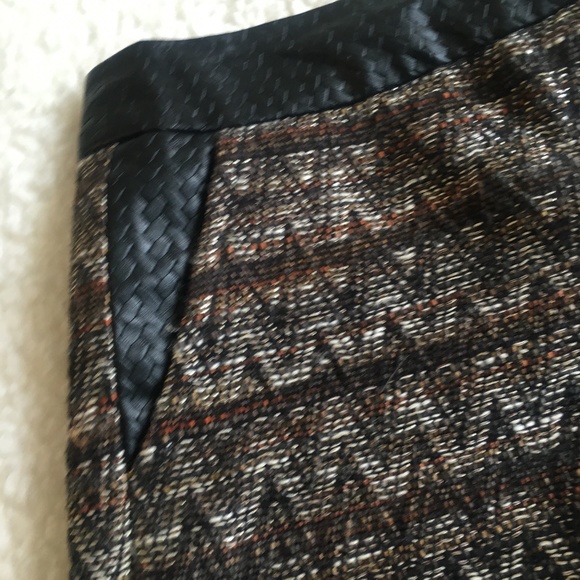 TRINA TURK Tribal Patterend Shorts - Picture 6 of 8